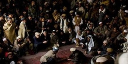 آدم ها که هیچ، پرندگان هم از این آدم ها در امان نیستند!