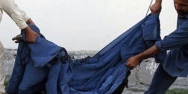 برادران حامد کرزی در حملات تروریستی خود در کابل و جلال آباد از چادری استفاده کرده بودند!