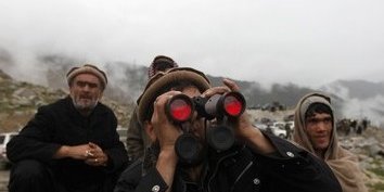 عکس هایی از عملیات برای پیدا کردن هواپیمای پامیر و 43 سرنشین آن