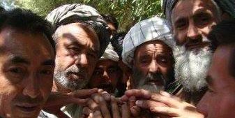 رییس پارلمان باید از ملت پوزش بخواهد؛ واکنش هزاران تن از کاربران شبکه های اجتماعی به سانسور و اخراج داکتر بشردوست