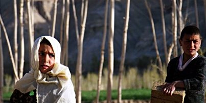 کودکان و بويژه دختران کار!